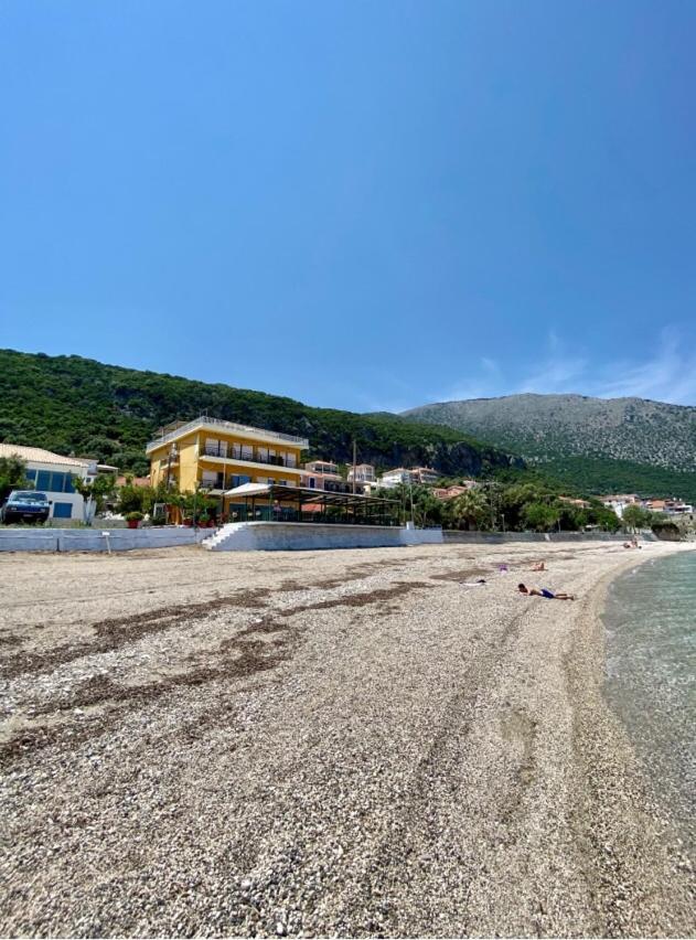 Riviera Hotel Poros  ภายนอก รูปภาพ