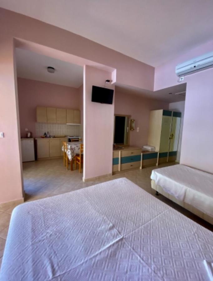 Riviera Hotel Poros  ภายนอก รูปภาพ