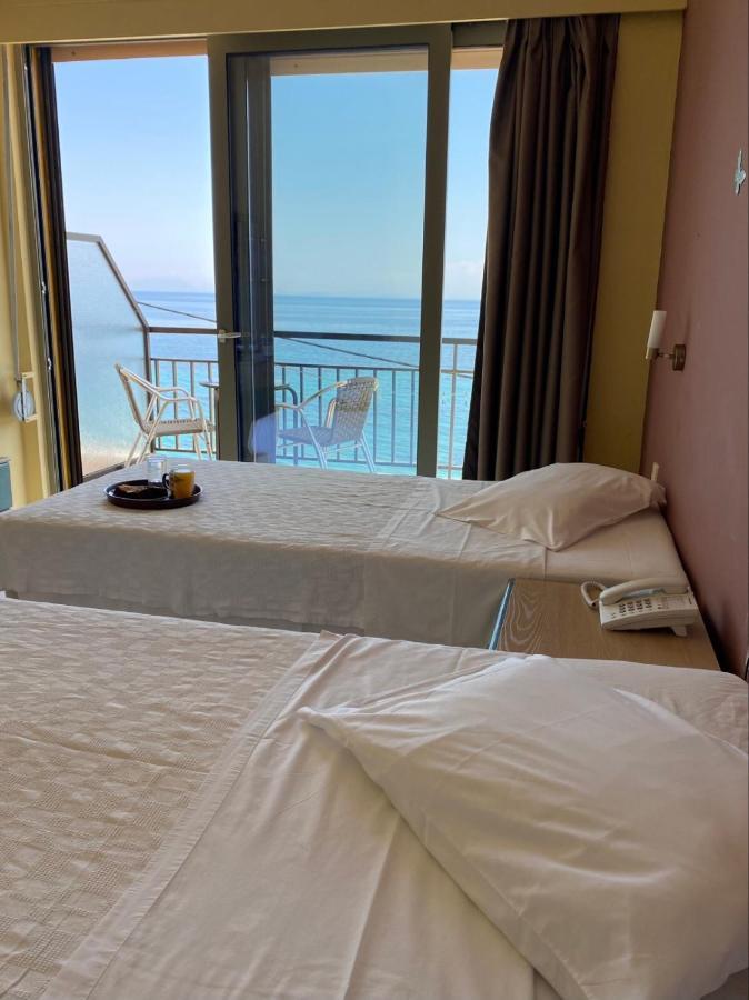 Riviera Hotel Poros  ภายนอก รูปภาพ