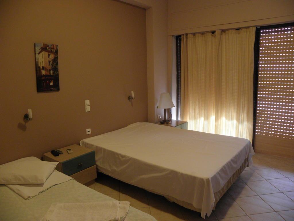 Riviera Hotel Poros  ภายนอก รูปภาพ